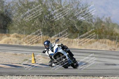 media/Dec-01-2025-Moto Forza (Mon) [[2daa91e15f]]/3-Beginner Group/Session 3 (Turn 3)/